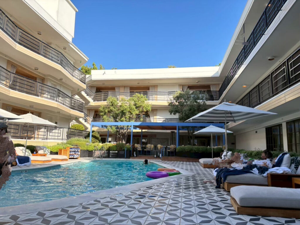 Oceana Santa Monica, LXR Hotels & Resortsのプール