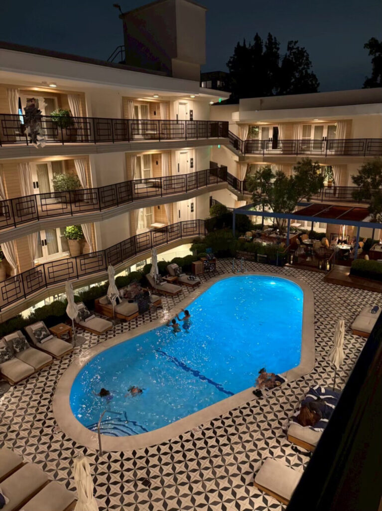 Oceana Santa Monica, LXR Hotels & Resortsのプール