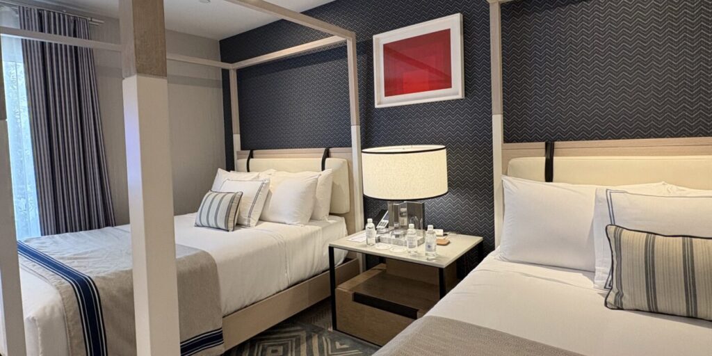 Oceana Santa Monica, LXR Hotels & Resortsの客室のベッド